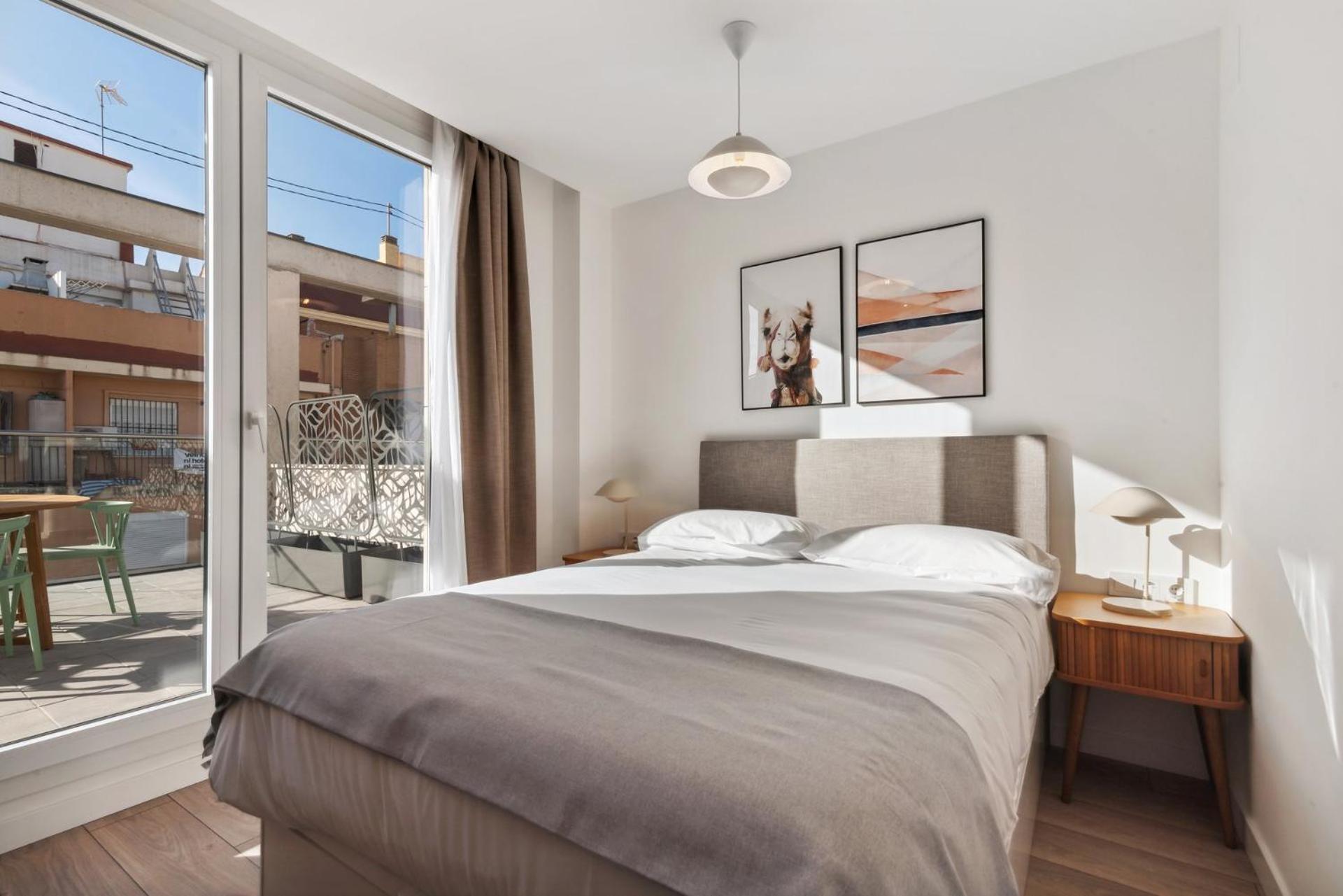 Limehome Valencia Carrer Del Pare Palau I Quer Exterior photo