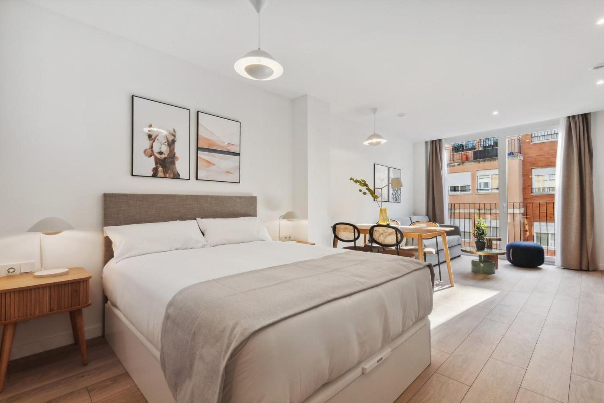 Limehome Valencia Carrer Del Pare Palau I Quer Exterior photo