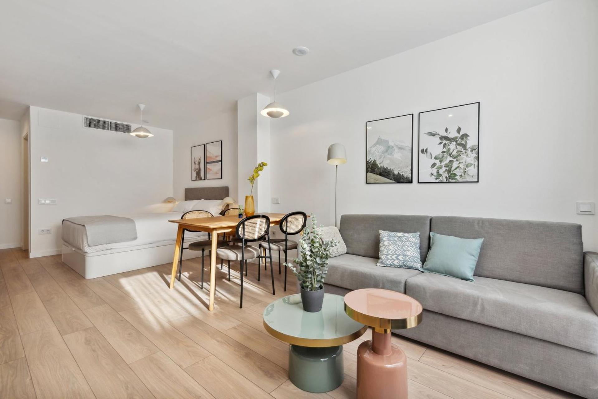 Limehome Valencia Carrer Del Pare Palau I Quer Exterior photo