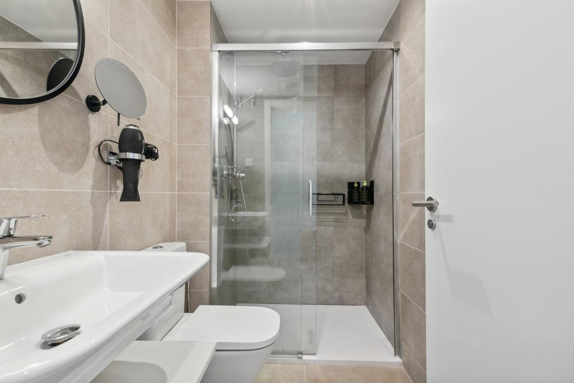 Limehome Valencia Carrer Del Pare Palau I Quer Room photo